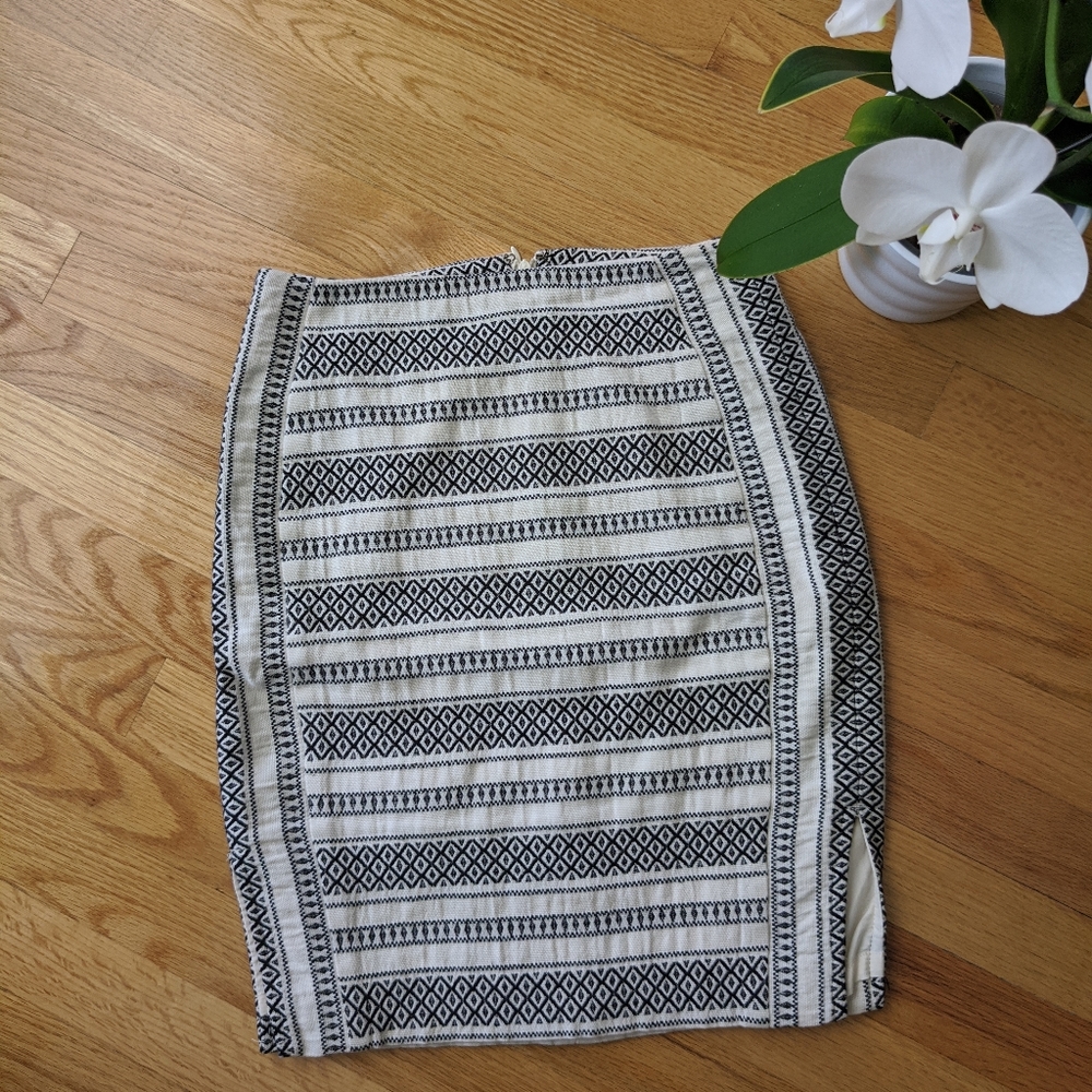 🍋2for$35 LOFT pencil skirt with side slits